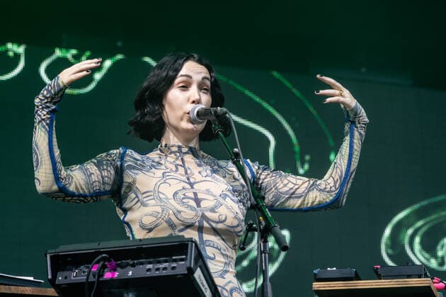 Kelly Lee Owens Roskilde, Denmark. 02nd, July 2022. The Welsh singer, musician and music producer Kelly Lee Owens performs a live concert during the Danish music festival Roskilde Festival 2022 in Roskilde. Roskilde Denmark  Copyright: xGonzalesxPhoto ErlingxBrodersenx
