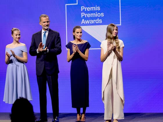 04-07-2022 Girona Queen Letizia and King Felipe and Princess Leonor and Princess Sofia at the 2022 Princess of Girona foundation awards ceremony in Barcelona. Â  Copyright: xPPEx