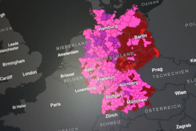 Dashboard des RKI, die 7-Tage-Inzidenz liegt nun bei 687,7 7-Tage-Inzidenz, Dashboard des RKI auf einem Monitor am 05.07.2022 in Siegen Deutschland.