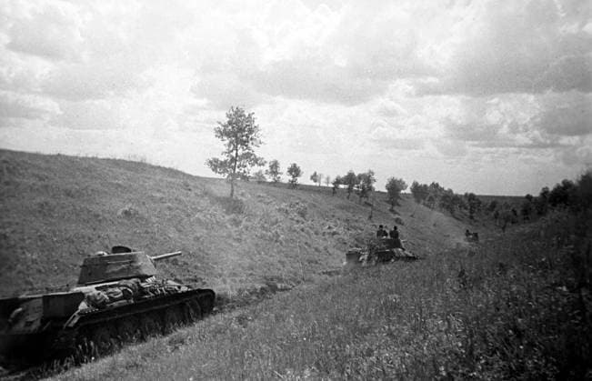 The Kursk Bulge 630900 06.07.1943 The Great Patriotic War. The Battle of Kursk, Voronezh Front. The Kursk Bulge, July 1943. Tanks performing reconnaissance. Belgorod direction. Fedor Sputnik Kursk region Russia  Copyright: xFedorx