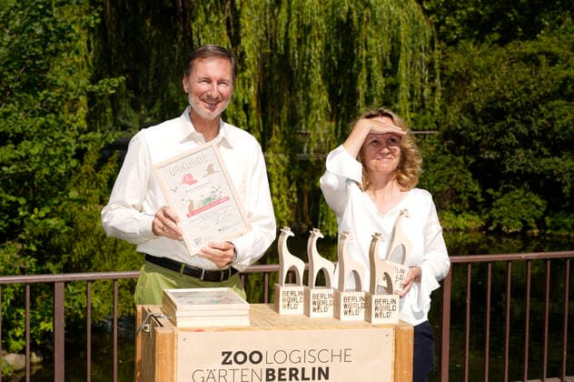 Andreas Knieriem und Steffi Lemke bei der Verleihung des Artenschutzpreises 2022 im Zoo Berlin. Berlin, 05.07.2022