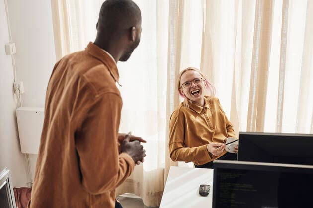 Creative Highlights Symbolbilder Cheerful business colleagues laughing in tech-startup office Sweden, Stockholm, model released, property released Copyright: xMaskotx , MA94179 MA94179