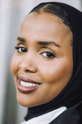 Creative Highlights Symbolbilder Portrait of young businesswoman wearing headscarf Sweden, Stockholm, model released, property released Copyright: xMaskotx , MA94348 MA94348
