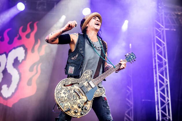 The Hellacopters Oslo, Norway. 24th, June 2022. The Swedish hard rock band The Hellacopters performs a live concert during the Norwegian music festival Tons of Rock 2022 in Oslo. Here guitarist Dregen is seen live on stage. Oslo Norway Ekebergsletta  Copyright: xGonzalesxPhoto TerjexDokkenx
