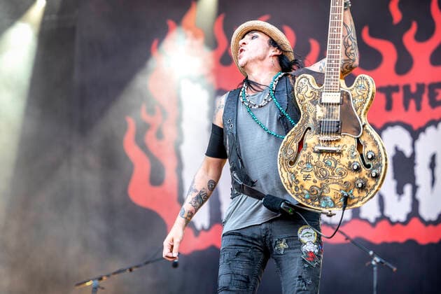 The Hellacopters Oslo, Norway. 24th, June 2022. The Swedish hard rock band The Hellacopters performs a live concert during the Norwegian music festival Tons of Rock 2022 in Oslo. Here guitarist Dregen is seen live on stage. Oslo Norway Ekebergsletta  Copyright: xGonzalesxPhoto TerjexDokkenx
