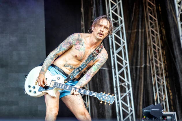 The Darkness Oslo, Norway. 24th, June 2022. The British rock band The Darkness performs a live concert during the Norwegian music festival Tons of Rock 2022 in Oslo. Here vocalist and guitarist Justin Hawkins is seen live on stage. Oslo Norway Ekebergsletta  Copyright: xGonzalesxPhoto TerjexDokkenx