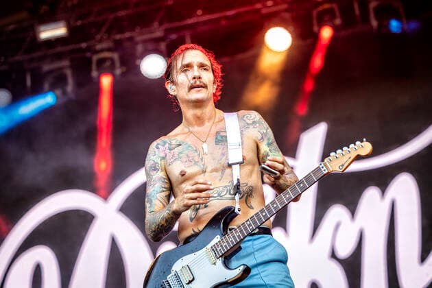 The Darkness Oslo, Norway. 24th, June 2022. The British rock band The Darkness performs a live concert during the Norwegian music festival Tons of Rock 2022 in Oslo. Here vocalist and guitarist Justin Hawkins is seen live on stage. Oslo Norway Ekebergsletta  Copyright: xGonzalesxPhoto TerjexDokkenx