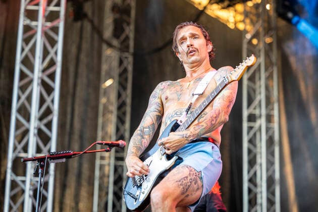 The Darkness Oslo, Norway. 24th, June 2022. The British rock band The Darkness performs a live concert during the Norwegian music festival Tons of Rock 2022 in Oslo. Here vocalist and guitarist Justin Hawkins is seen live on stage. Oslo Norway Ekebergsletta  Copyright: xGonzalesxPhoto TerjexDokkenx
