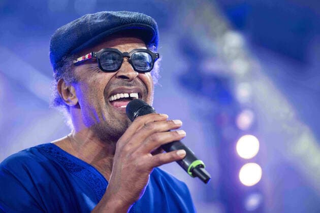 Entertainment Themen der Woche KW27 Entertainment Bilder des Tages Show case de Yannick Noah en cloture du Gala a Roland Garros sur le court central Philippe Chatrier CELEBRITES : Soiree de Gala a Roland Garros - Concert - Paris - 05 07 2022 JBAutissier Panoramic 