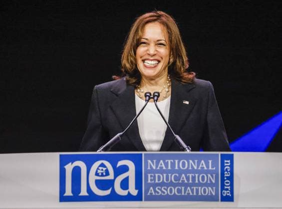 News Themen der Woche KW27 News Bilder des Tages U.S. Vice President Kamala Harris speaks to the National Education Association 2022 Annual Meeting and Representatives Assembly in Chicago, Illinois on Tuesday, July 5, 2022. Thousands of education professionals are meeting at the McCormick Place Convention Center.  WAX20220705203 TANNENxMAURY