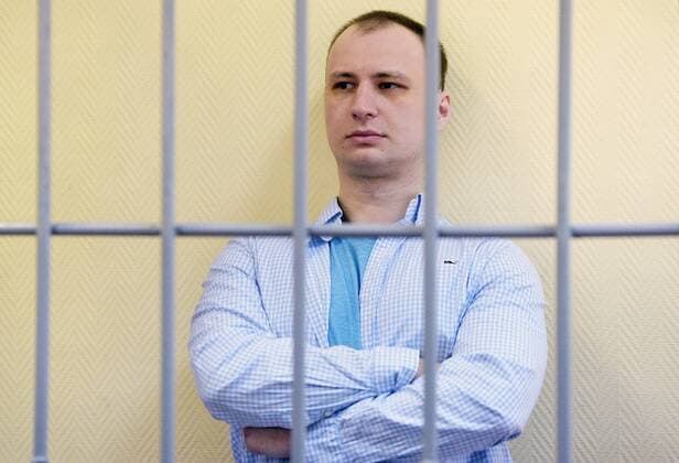 Russia US Citizen Trial 8230794 06.07.2022 28-year-old US citizen Robert Gilman, accused of using violence against a police officer, arrives for hearing on his case in the Central District Court, in Voronezh, Russia. Andrey Arhipov Sputnik Voronezh Russia  Copyright: xAndreyxArhipovx