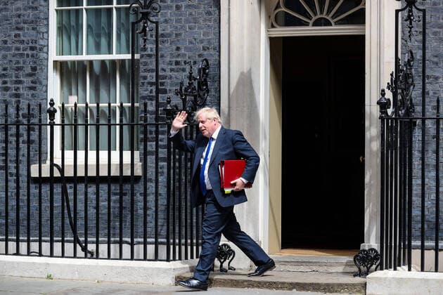 News Themen der Woche KW27 News Bilder des Tages British Prime Minister Boris Johnson gestures as he leaves Number Ten of Downing Street on Wednesday, July 6 2022. Prime Minister Johnson is expected to face opposition in the Houses of Commons on today s weekly PMQs after he reshuffled his Cabinet the day before following a stark series of resignations by dozens of junior ministers as well as most senior ministers such as Chancellor Rishi Sunak and Health Secretary Sajid Javid who resigned on Tuesday. (VX Photo Vudi Xhymshiti), Boris Johnson Leaves Downing Street London 10 Downing Street England United Kingdom  , Copyright: xVudixXhymshitix