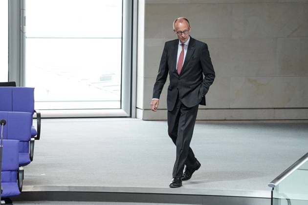 46. Bundestagssitzung in Berlin Aktuell,06.07.2022 Berlin, Friedrich Merz von der Partei CDU CSU seinem Weg in Plenum zur Debatte Aktuelle Stunde - Konzertierte Aktion, Energiesicherheit und Bundeshaushalt bei der 46. Sitzung des Deutschen Bundestag in Berlin Berlin Berlin Deutschland *** 46 Bundestag session in Berlin Current,06 07 2022 Berlin, Friedrich Merz of the party CDU CSU his way into plenary to debate Current hour Concerted action, energy security and federal budget at the 46 session of the German Bundestag in Berlin Berlin Germany