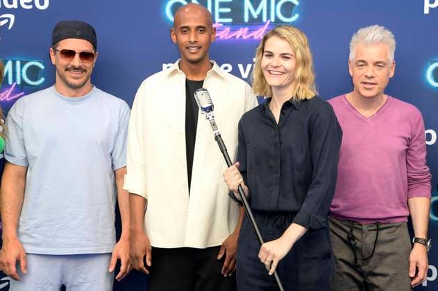 Fahri Yardim, Teddy Teclebrhan, Hazel Brugger und Michael Mittermeier bei der Premiere der Amazon Prime Video Comedy-Show One Mic Stand im Delphi-Filmpalast. Berlin, 05.07.2022 *** Fahri Yardim, Teddy Teclebrhan, Hazel Brugger and Michael Mittermeier at the premiere of the Amazon Prime Video comedy show One Mic Stand at the Delphi Filmpalast Berlin, 05 07 2022 Foto:xF.xKernx xFuturexImage