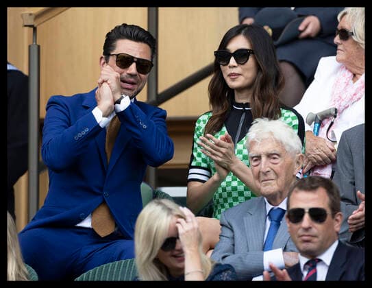 Entertainment Bilder des Tages . 06 07 2022. London, United Kingdom. Dominic Cooper and Gemma Chan arriving on day ten of the Wimbledon Tennis Championships in London.  xStephenxLockx xi-Imagesx IIM-23585-0099