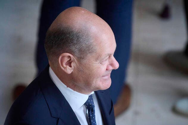 News Themen der Woche KW27 News Bilder des Tages Plenarsitzung im Bundestag in Berlin Bundeskanzler Olaf Scholz (SPD) im Rahmen einer Abstimmung während der Sitzung des Deutschen Bundestags am 07.07.2022 in Berlin. Berlin Bundestag Berlin Deutschland *** Plenary session in the Bundestag in Berlin Chancellor Olaf Scholz SPD during a vote during the session of the German Bundestag on 07 07 2022 in Berlin Berlin Bundestag Berlin Germany