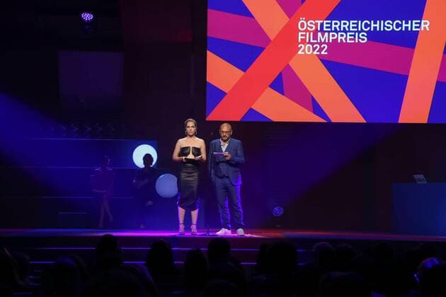 30.06.2022, Grafenegg NÖ, Österreichischer Filmpreis 2022, Verleihungsgala d. Akademie des Österreichischen Films im Bild: Verena Altenberger, Arash T. Riahi, -a d Bühne, Österreichischer Filmpreis 2022