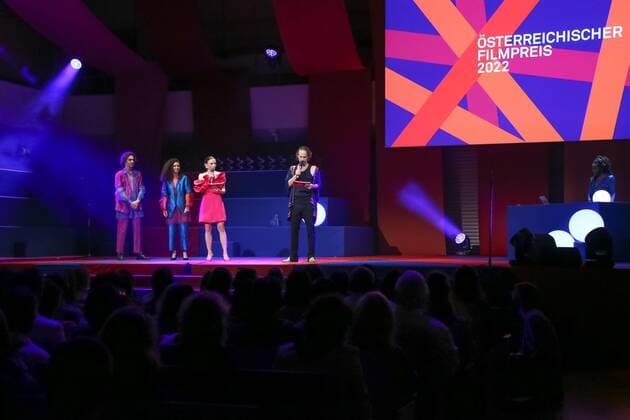 30.06.2022, Grafenegg NÖ, Österreichischer Filmpreis 2022, Verleihungsgala d. Akademie des Österreichischen Films im Bild: Julia Edtmeier, Michael Ostrowski, -a d Bühne, Österreichischer Filmpreis 2022