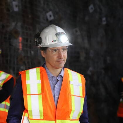 July 7, 2022, Sudbury, ON, CANADA: Prime Minister Justin Trudeau tours MacLean Engineering in Sudbury, Ont., Thursday, July 7, 2022. Trudeau toured the engineering shop and the underground test facility. Sudbury CANADA  - ZUMAc35_ 20220707_zaf_c35_018 Copyright: xGinoxDonatox