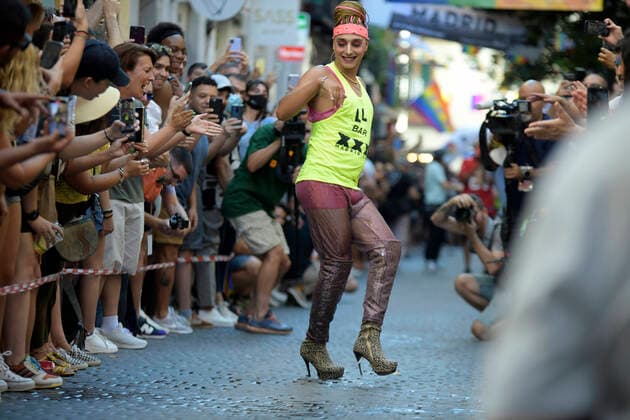 Bilder des Jahres 2022, News 07 Juli News Themen der Woche KW27 News Bilder des Tages High-heeled Race Is Toppling Over With Fun In Madrid For Pride Festival High-heeled race is toppling over with fun in Madrid for Pride festival on 7th July, 2022. Madrid Spain  Copyright: xJuanxCarlosxLucasx originalFilename: lucas-notitle220707_npeEz.jpg