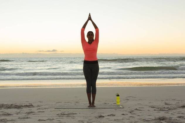 IMAGO Creative: Neue Aussichten Mixed race woman on beach practicing yoga during sunset Mixed race woman on beach practicing yoga during sunset. healthy outdoor leisure time by the sea., model released, , property released, Cape Town, South Africa, 23.02.2021, 1423262.jpg, people,mixed race,woman,beach,practicing,yoga,sunset,healthy,outdoor,leisure time,sea,ocean,coast,water,summer,vacation,landscape,nature,sand,travel,sky,sun,tropical,tourism,beautiful,sunrise,lifestyle,view,island,shore,sport,mixed,race,leisure,time Young Adult,Woman,Female,Indian