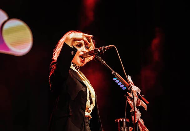 July 8, 2022, Madrid, Spain: Annie Clark better known as St Vincent performs on stage at MadCool festival in Ifema, Madrid. Madrid Spain - ZUMAs197 20220708_zaa_s197_063 Copyright: xValeriaxMagrix