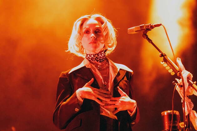 July 8, 2022, Madrid, Spain: Annie Clark better known as St Vincent performs on stage at MadCool festival in Ifema, Madrid. Madrid Spain - ZUMAs197 20220708_zaa_s197_064 Copyright: xValeriaxMagrix