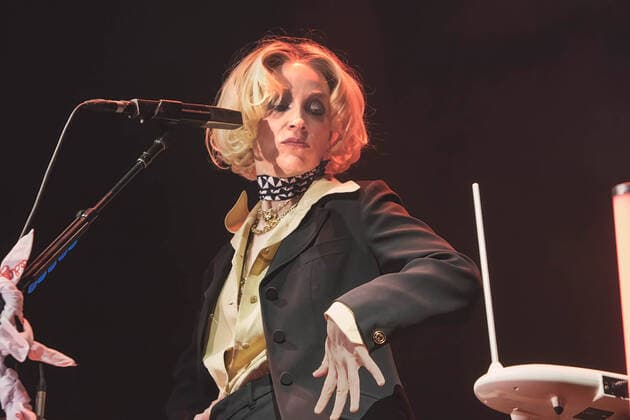 July 8, 2022, Madrid, Spain: Annie Clark better known as St Vincent performs on stage at MadCool festival in Ifema, Madrid. Madrid Spain - ZUMAs197 20220708_zaa_s197_066 Copyright: xValeriaxMagrix