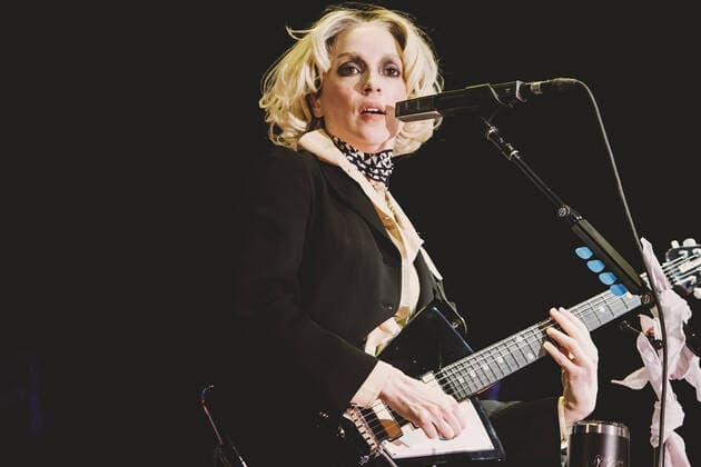 Bilder des Jahres 2022, Entertainment 07 Juli Entertainment Themen der Woche KW27 Entertainment Bilder des Tages July 8, 2022, Madrid, Spain: Annie Clark better known as St Vincent performs on stage at MadCool festival in Ifema, Madrid. Madrid Spain - ZUMAs197 20220708_zaa_s197_072 Copyright: xValeriaxMagrix