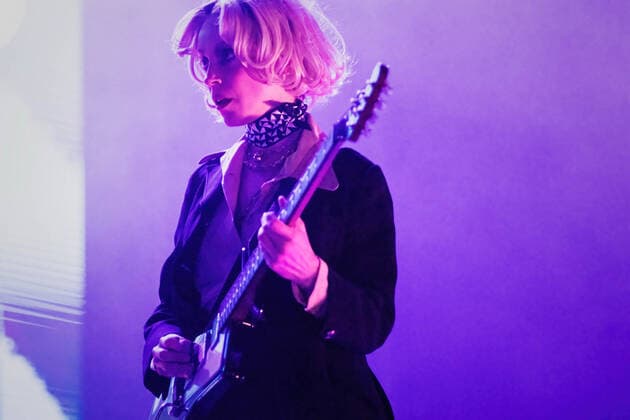 July 8, 2022, Madrid, Spain: Annie Clark better known as St Vincent performs on stage at MadCool festival in Ifema, Madrid. Madrid Spain - ZUMAs197 20220708_zaa_s197_076 Copyright: xValeriaxMagrix