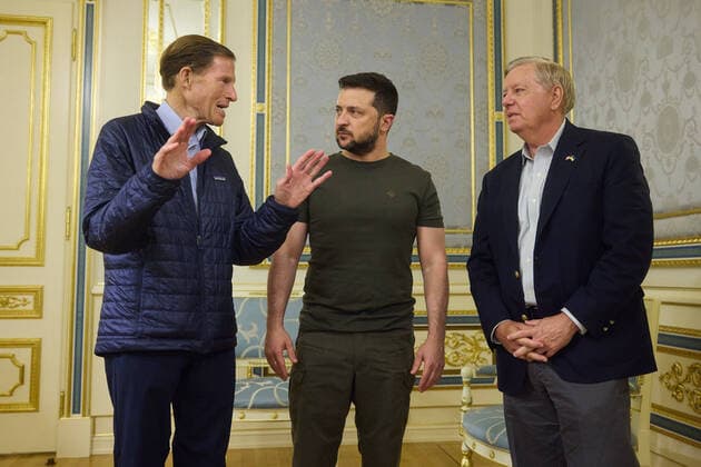 July 7, 2022, Kyiv, Ukraine: Ukrainian President VOLODYMYR ZELENSKYY meets Thursday with Sen. RICHARD BLUMENTHAL, D-Conn., and LINDSEY GRAHAM, R-S.C., in Kyiv. Kyiv Ukraine - ZUMAz03_ 20220707_int_z03_061 Copyright: xUkrainexPresidencyx