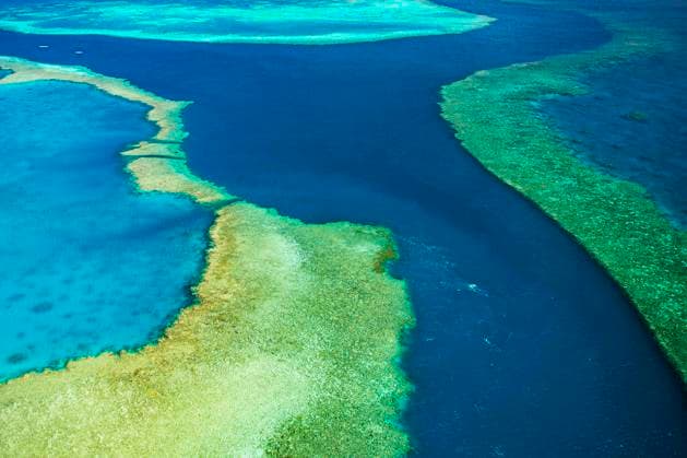  Luftaufnahme, Riffe und Atolle des Great Barrier Reef, Queensland, Australien, Ozeanien *** aerial view, Reefs and Atolls of Great Barrier reef, Queensland Australia, Oceania Copyright: imageBROKER/IngoxSchulz iblisb08348331.jpg