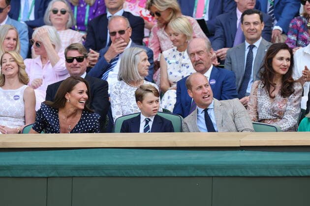 Bilder des Jahres 2022, Entertainment 07 Juli Entertainment Themen der Woche KW27 Entertainment Bilder des Tages . 10 07 2022. London, United Kingdom. Prince William , Kate Middleton and Prince George in the Royal Box for the Mens Singles Final on the last day of the Wimbledon Tennis Championships in London.  xStephenxLockx xi-Imagesx IIM-23597-0044