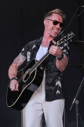 July 10, 2022, Great Tew, Oxfordshire, United Kingdom: Irish-born singer, songwriter, television presenter, and host of the Magic Radio breakfast show, Ronan Patrick John Keating, former member of boy band Boyzone performing live at Cornbury Festival. Great Tew United Kingdom - ZUMAs197 20220710_zaa_s197_284 Copyright: xDawnxFletcher-Parkx