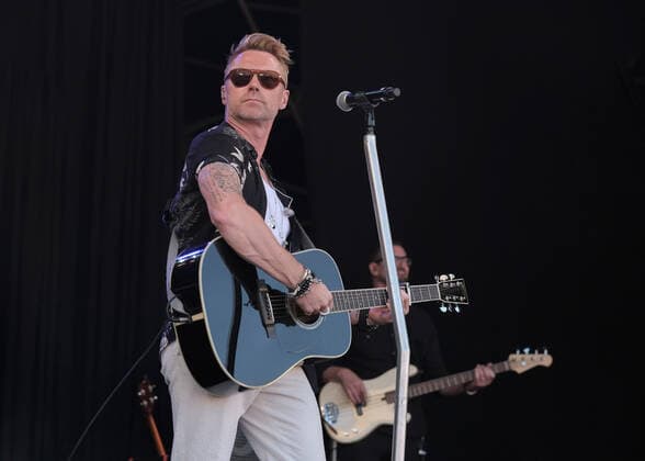 July 10, 2022, Great Tew, Oxfordshire, United Kingdom: Irish-born singer, songwriter, television presenter, and host of the Magic Radio breakfast show, Ronan Patrick John Keating, former member of boy band Boyzone performing live at Cornbury Festival. Great Tew United Kingdom - ZUMAs197 20220710_zaa_s197_307 Copyright: xDawnxFletcher-Parkx