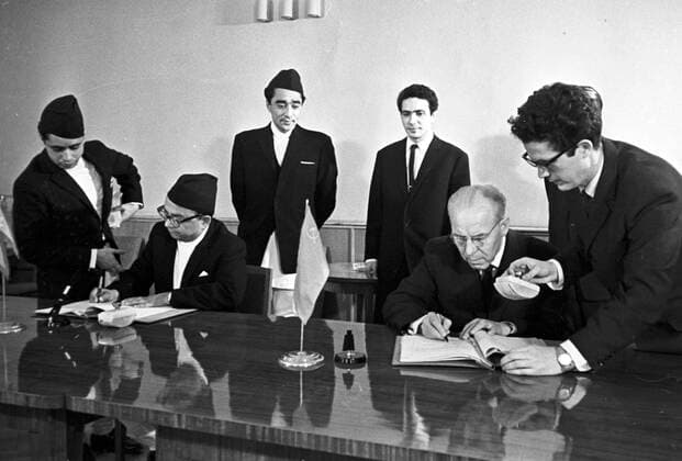 B. Dhital and P. Kryukov 592510 20.08.1966 P. Kryukov, Deputy Chairman of the Committee for Cultural Relations with Foreign Countries at the USSR Council of Ministers, and B. Dhital, Secretary of Ministry of Information, Radio and Justice of the Kingdom of Nepal, left, signing the Agreement on cultural and scientific exchange between the USSR and Nepal for 1966. Alexander Sputnik Moscow Russia  Copyright: xAlexanderx