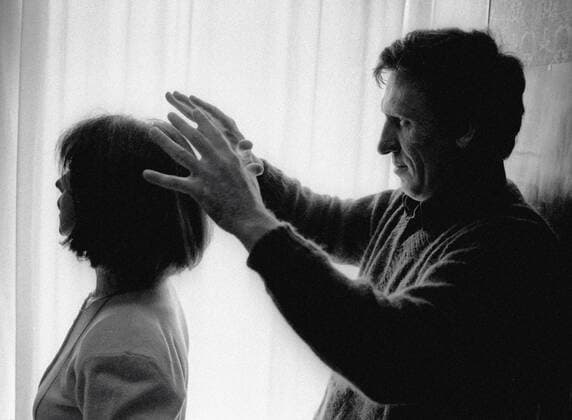 WITCHDOCTOR TARASOV 68088 01.04.1990 Witchdoctor Yuri Tarasov (right) treating a patient. M. Klimov Sputnik Moscow Russia  Copyright: xM.xKlimovx