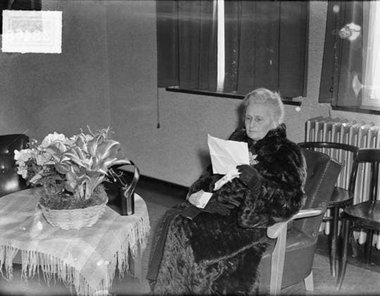 Anefo photo collection. Maria Montessori in Amsterdam. March 1, 1950. Amsterdam, Noord-Holland Copyright: xpiemagsx pienatarchpart1270921-38745 !ACHTUNG AUFNAHMEDATUM GESCHÄTZT!