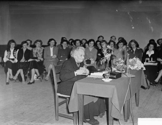 Anefo photo collection. Maria Montessori in Amsterdam. March 1, 1950. Amsterdam, Noord-Holland Copyright: xpiemagsx pienatarchpart1270921-8033 !ACHTUNG AUFNAHMEDATUM GESCHÄTZT!