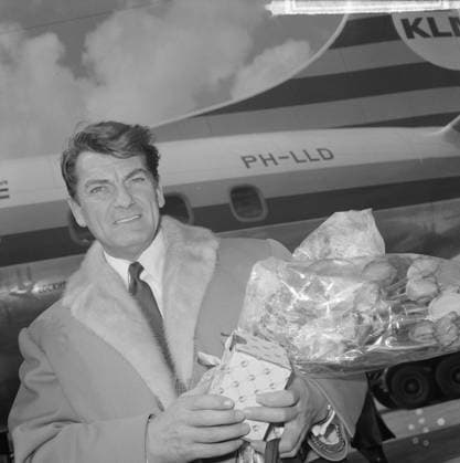 Anefo photo collection. Arrival Jean Marais at Schiphol. April 13, 1965. Noord-Holland, Schiphol Copyright: xpiemagsx pienatarchpart216092021-25589 !ACHTUNG AUFNAHMEDATUM GESCHÄTZT!