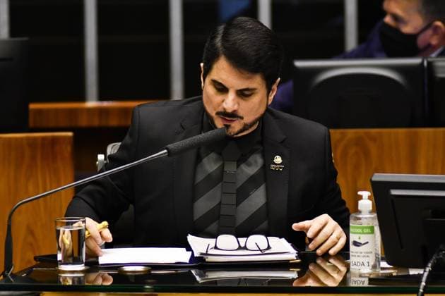 BRASÍLIA, DF - 12.07.2022: CONGRESSO VOTA ORÇAMENTO 2023 - In the photo, Senator Marcos do Val. This Tuesday (12) the National Congress holds the vote on the 2023 budget by the session of the Budget Guidelines Law (LDO). Senator Marcos do Val withdrew the item referring to the release of the Secret Budget in the 2023 budget. x2233298x  TonxMolina