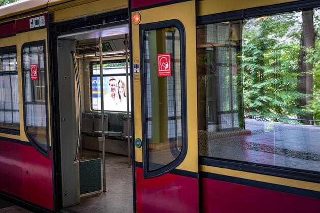 Berlin Reinickendorf OT Hermsdorf; S-Bahnhof Hermsdorf , S-Bahn Hermsdorf