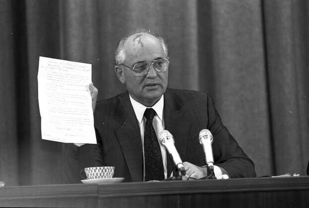 USSR President Mikhail Gorbachev 446505 22.08.1991 USSR President Mikhail Gorbachev speaks to journalists at a press conference following his return from Foros on August 22, 1991. Boris Babanov Sputnik Moscow Russia  Copyright: xBorisxBabanovx