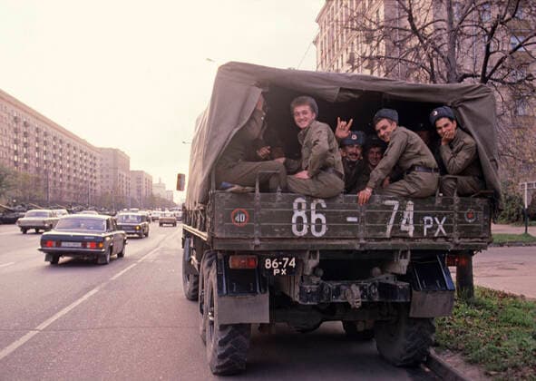 Set of film Three Days in August 8232881 20.09.1991 On the set of the Soviet-American feature film Three Days in August about the August 1991 coup. Directed by Jan Jung (Denmark). Vladimir Rodionov Russia  Copyright: xVladimirxRodionovx