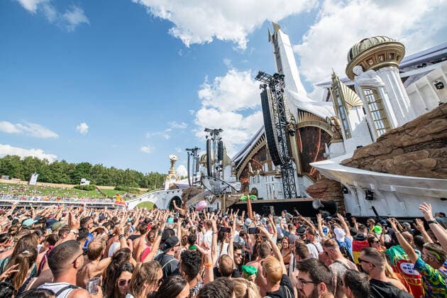 Entertainment Bilder des Tages Illustration picture shows the mainstage during the first day of the Tomorrowland electronic music festival, Friday 15 July 2022, in Boom. The 16th edition of the festival takes place on three weekends at the De Schorre terrain in Boom, from 15 to 17 July, from 22 to 24 July 2022 and from 29 to 31 July. The festival had to be postponed for two years in the ongoing corona virus pandemic.  JONASxROOSENS 37512226