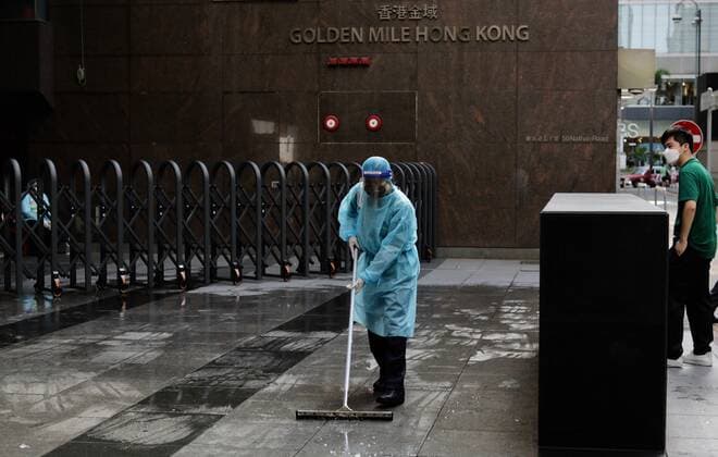 July 16, 2022, HONG KONG, CHINA: A janitor dressed in protective gear engaging in sanitary work outside HOLIDAY INN, Golden Mile Hong Kong, a HK government designated hotel for quarantine for foreign visitors.July-16,2022Hong Kong.ZUMA HONG KONG CHINA - ZUMAl137 20220716_zap_l137_001 Copyright: xLiauxChung-renx