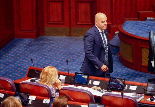 News Themen der Woche KW28 News Bilder des Tages News Bilder des Tages (220717) -- SKOPJE, July 17, 2022 -- North Macedonia s Prime Minister Dimitar Kovacevski attends a session of the parliament, in Skopje, North Macedonia, July 16, 2022. North Macedonia s parliament on Saturday voted to approve the conclusions on French proposal presented by the ruling majority on the negotiating framework for opening the European Union (EU) accession talks. (Photo by Xinhua) NORTH MACEDONIA-PARLIAMENT-EU-VOTE TomislavxGeorgiev 