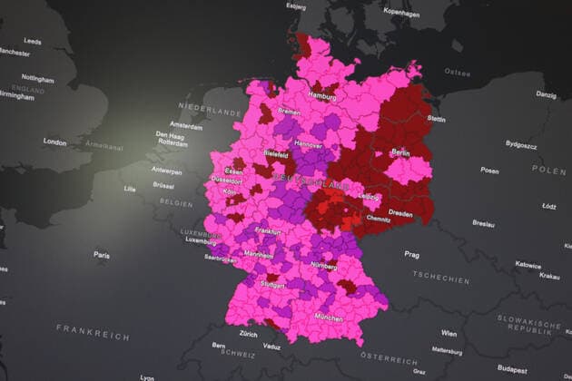 Dashboard des RKI, die 7-Tage-Inzidenz liegt nun bei 708,6 7-Tage-Inzidenz, Dashboard des RKI auf einem Monitor am 18.07.2022 in Siegen Deutschland.