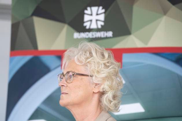 Bundesverteidigungsministerin Christine Lambrecht zu Besuch im Bundeswehrkrankenhaus Berlin ;Bundesverteidigungsministerin Christine Lambrecht zu Besuch im Bundeswehrkrankenhaus Berlin , Berlin Berlin Deutschland Bundeswehrkrankenhaus *** Federal Minister of Defense Christine Lambrecht visits Bundeswehrkrankenhaus Berlin Federal Minister of Defense Christine Lambrecht visits Bundeswehrkrankenhaus Berlin , Berlin Berlin Germany Bundeswehrkrankenhaus