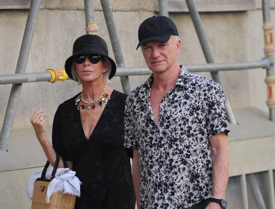Bilder des Jahres 2022, Entertainment 07 Juli Entertainment Themen der Woche KW29 Entertainment Bilder des Tages Milan, 18-07-2022 Sting and his wife TRUDIE STYLER surprised walking through the streets of the center. Trying to go unnoticed among the people, wearing a hat and she also some black goggles, they take a walk in via Montenapoleone, then they enter a boutique and an outdoor bar for a break. When they leave, they resume their walk, holding their arms, and then decide to leave the streets of the quadrilateral to no longer be photographed. EXCLUSIVE SERVICE-pool Villa  Copyright: xMimmoxCarrierox xipa-agency.netx xMIMMOxCARRIERO-EXCLx